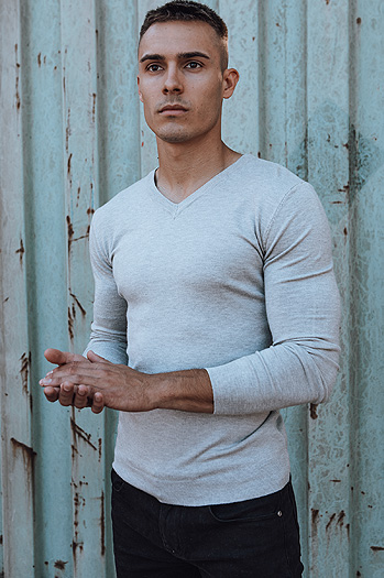 Moški svetlo siv pulover s posadko pri vratu Dstreet WX2218