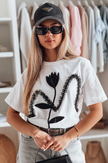 Ženska majica oversize s 3D učinkom PETINIA bela Dstreet RY2713