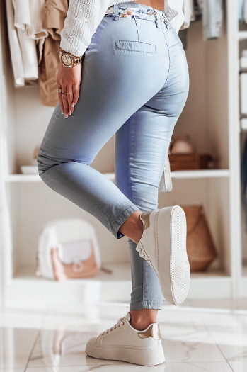 Ženske hlače iz blaga s pasom ROSSALI modra Dstreet UY2535