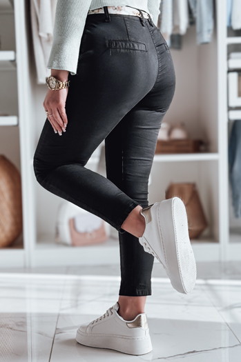 Ženske hlače iz blaga s pasom ROSSALI črna Dstreet UY2295