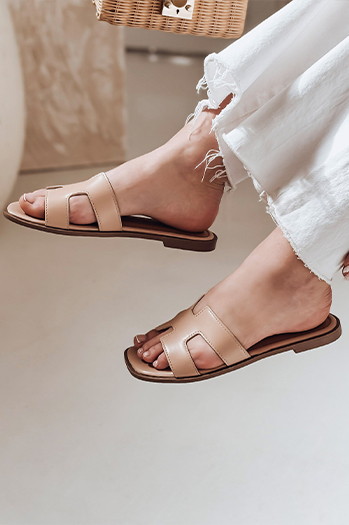 Ženske japonke z zarezo CLASSROT beige Dstreet ZY0883