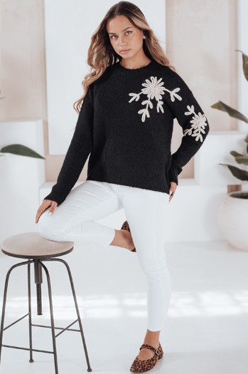 Ženski pulover s cvetlično aplikacijo GIRLHERBAL black Dstreet MY2545