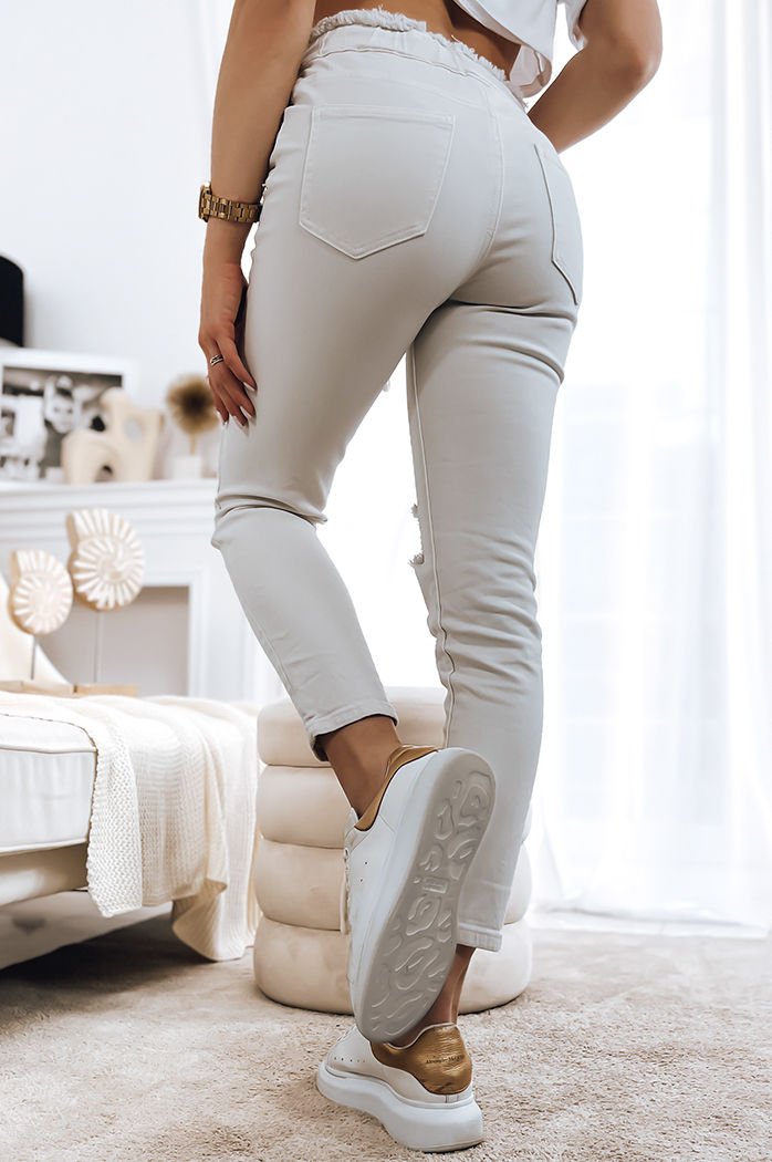 Ženske modno raztrgane kavbojke MAYO Barva Svetlo bežova DSTREET UY1378