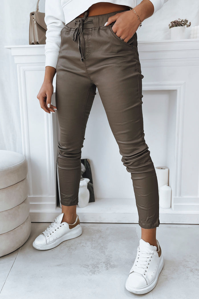 Ženske povoščene hlače LIZZY Barva Temno bež DSTREET UY1775