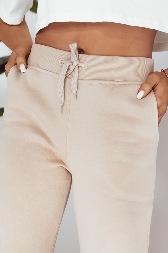 Ženske trenirke VELARA Barva kremna DSTREET UY2018