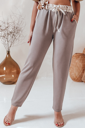 Ženske maslene hlače z rožami LEGISSA trenirke cappuccino Dstreet UY2407