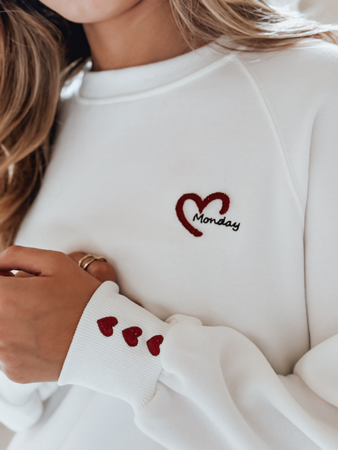 Ženska bluza z izvezenimi srčki MONLOVE bela Dstreet BY1507