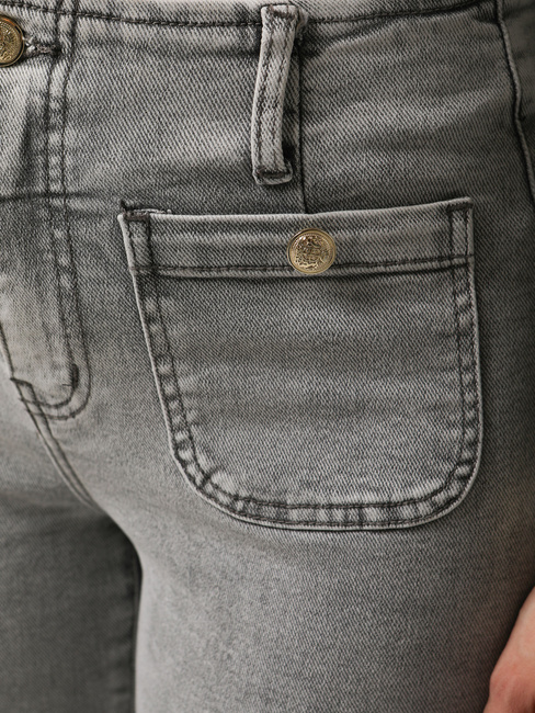 Ženske kavbojke s širokim pasom sive barve Dstreet UY2875