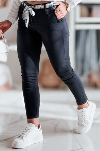 Ženske hlače iz blaga s pasom ROSSALI mornarsko modra Dstreet UY2532