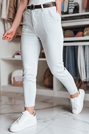 Ženske hlače tankega kroja s pasom TAIRONIK svetlo sive barve Dstreet UY2538