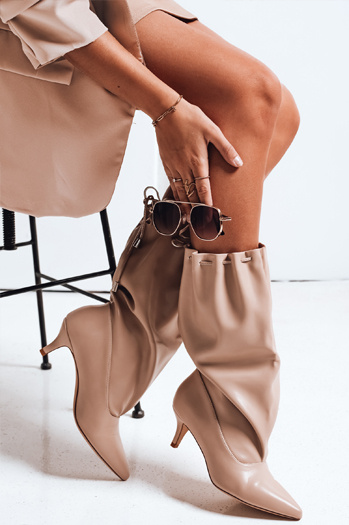 Ženski škornji z nagubanim zgornjim delom v bež barvi Dstreet ZY1137