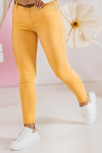 Ženske hlače iz džinsa CLARET s pasom v kompletu rumene barve Dstreet UY2454