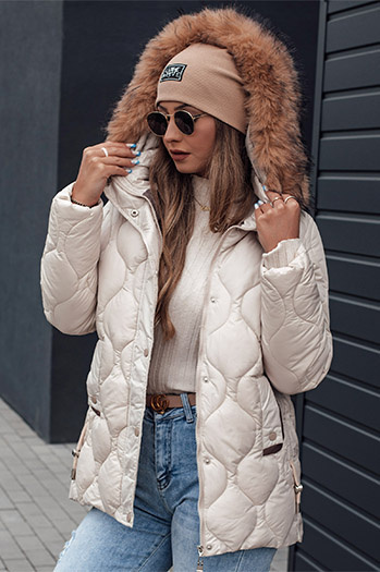 Ženska zimska jakna LUMORE prešita s kapuco svetlo bež Dstreet TY4724