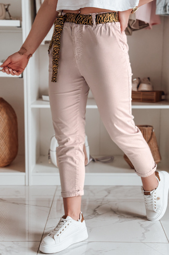 Ženske hlače s pasom MADELINA roza Dstreet UY2627