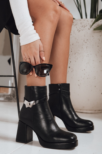 Ženski izolirani škornji black Dstreet ZY1253