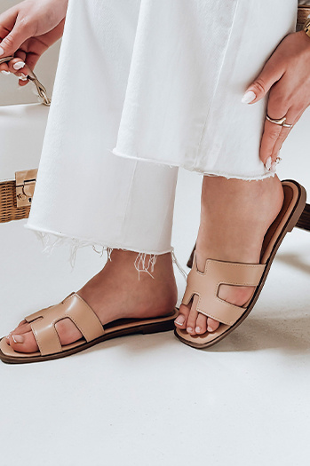 Ženske japonke z zarezo CLASSROT beige Dstreet ZY0883