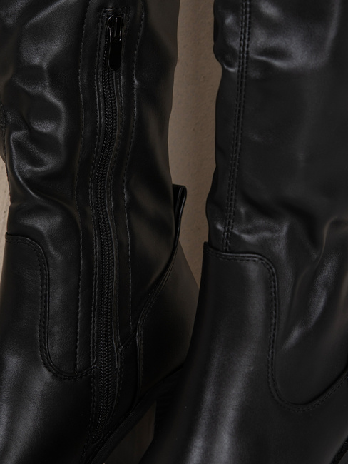 Ženski črni škornji s peto Dstreet ZY1334