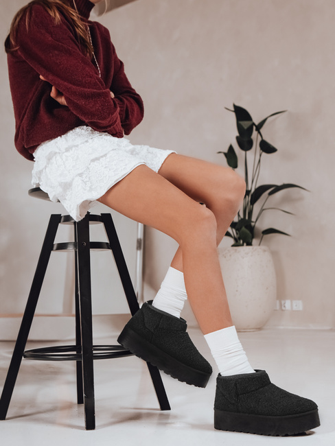 Ženski škornji iz blaga s krznom črni Dstreet ZY1296