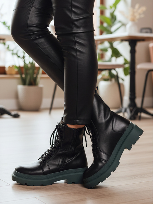 Ženski škornji HARDSTEP vezani črni Dstreet ZY1304